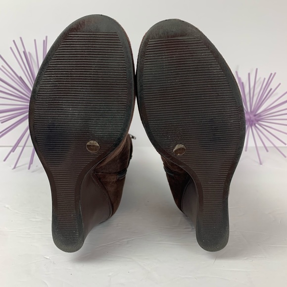 Vintage BCBG / Brown Suede Wedge Boot - Picture 6 of 8